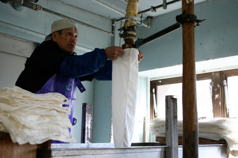 Sake: Learning to Make Sake at Kitagawa Honke Sake Brewery in Fushimi - Part 4