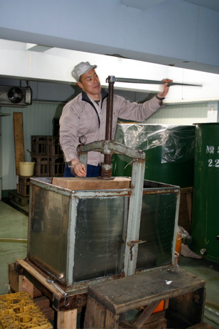 Sake: Learning to Make Sake at Kitagawa Honke Sake Brewery in Fushimi - Part 4