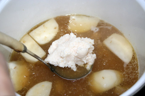 Late Winter Kasujiru Soup with Chicken, Turnips and Nanohana  小蕪菜の花粕汁