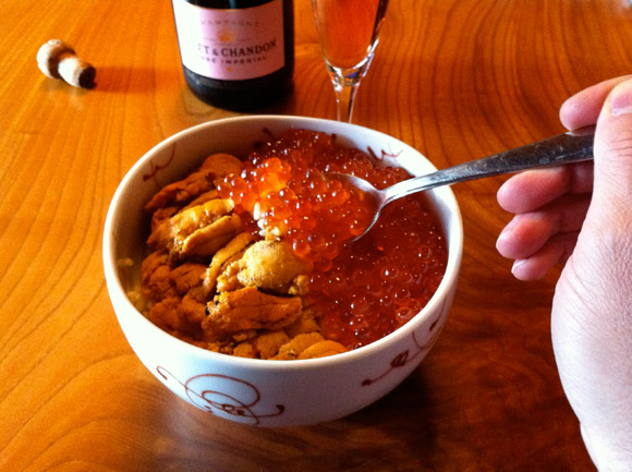 Japanese New Year's Breakfast, KyotoFoodie Style - Uni Ikura Donburi and Champagne 京都フーディお正月朝食 - 雲丹いくら丼 + シャンパン